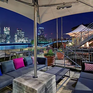 Hotel Doubletree By Hilton - Docklands Riverside
